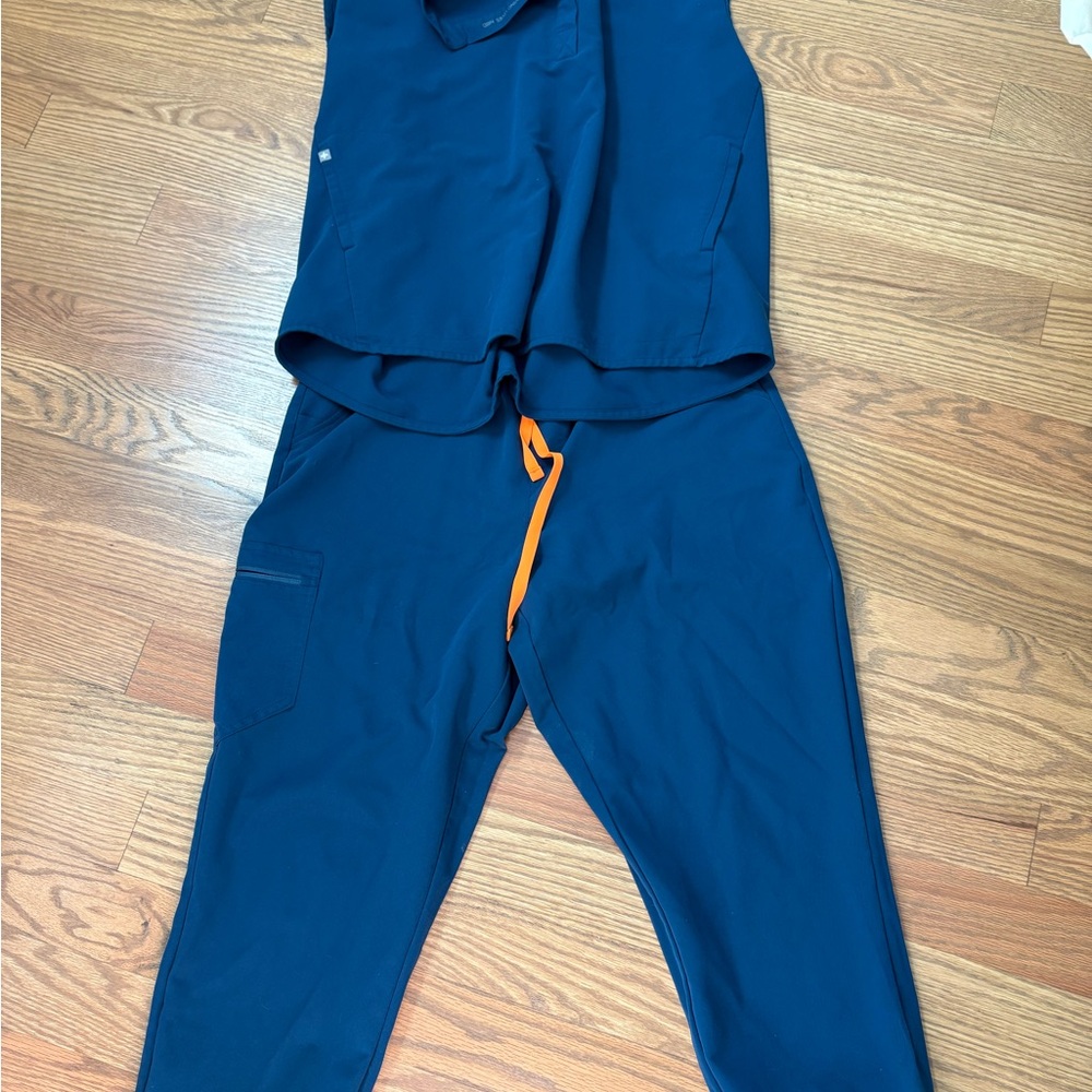 Figs scrubs